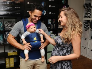 alexa-penavega-carlos-baby-items-showroom-visit-07