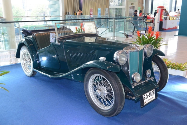 Vintage Car 44