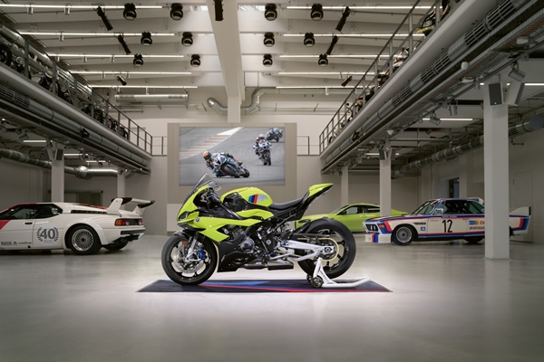 BMW_M_1000_RR
