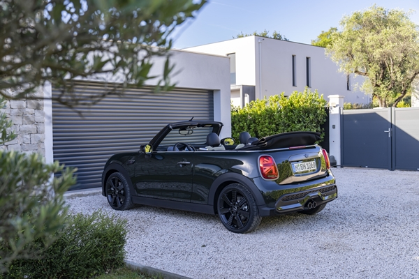 MINI Cooper S Convertible Resolute Edition