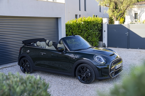 MINI Cooper S Convertible Resolute Edition