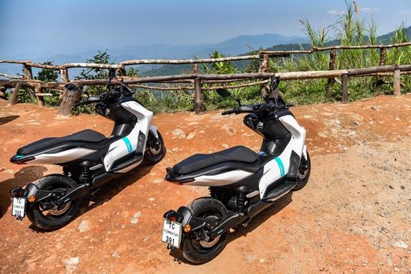 Yamaha_E01