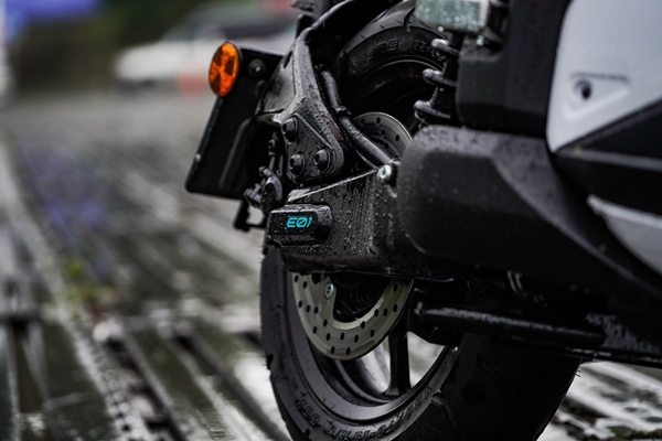 Yamaha_E01