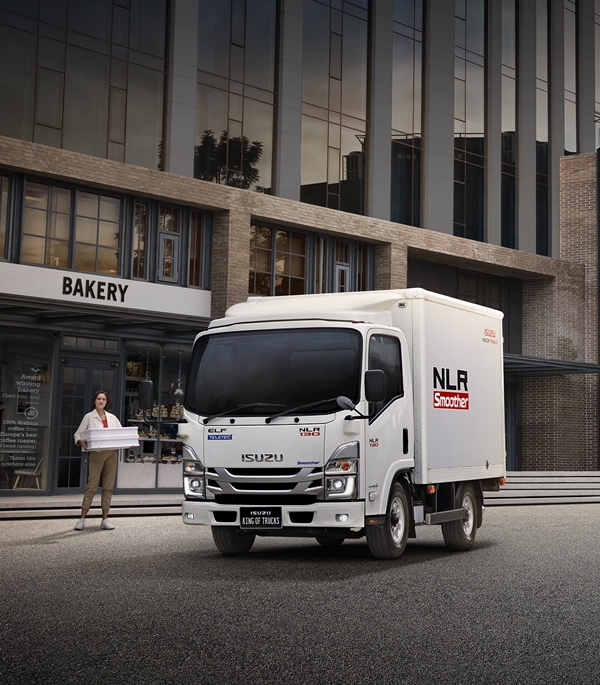 ISUZU ELF NLR Smoother