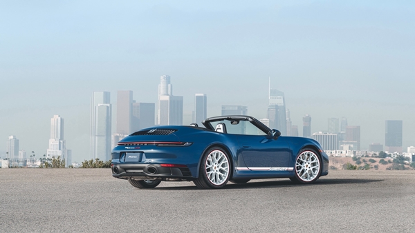 Porsche-911-GTS-Cabriolet-America