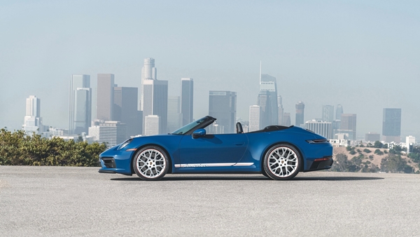 Porsche-911-GTS-Cabriolet-America