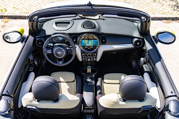 MINI Cooper SE Convertible