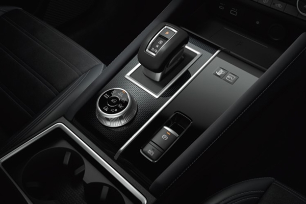 Mitsubishi Outlander PHEV Black Edition เสริมลุคพิเศษด้วยชิ้นส่วนสีดำทั้งภายนอกและภายใน สานต่อความสำเร็จของตระกูล Black Edition สู่รถรุ่นใหม่ล่าสุดในตลาดญี่ปุ่น