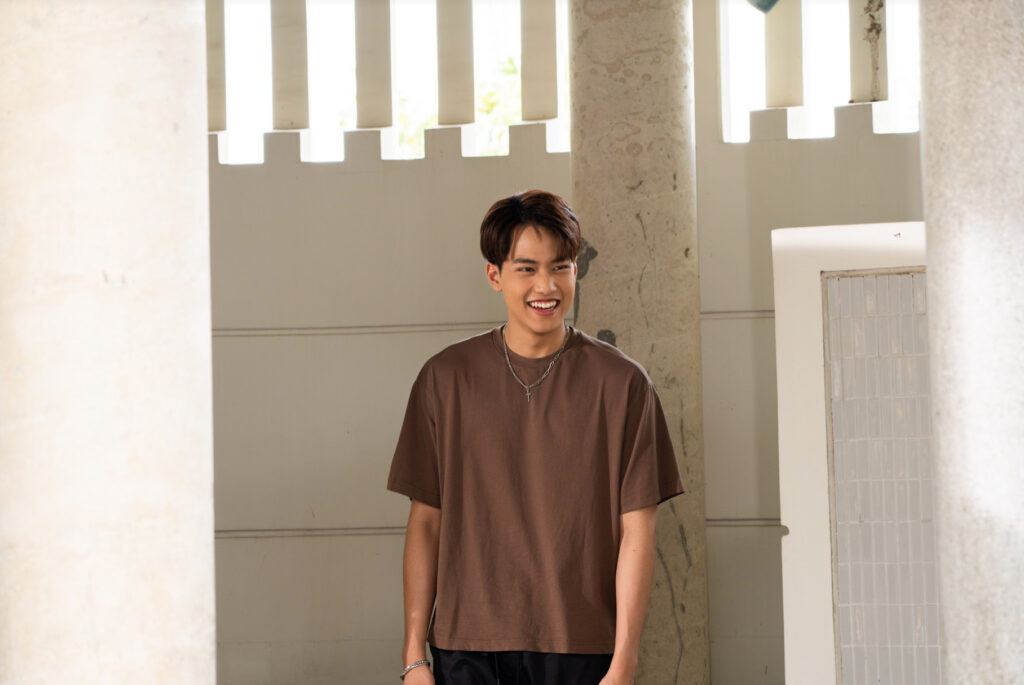 โอ๊ค นันทิพันธ์