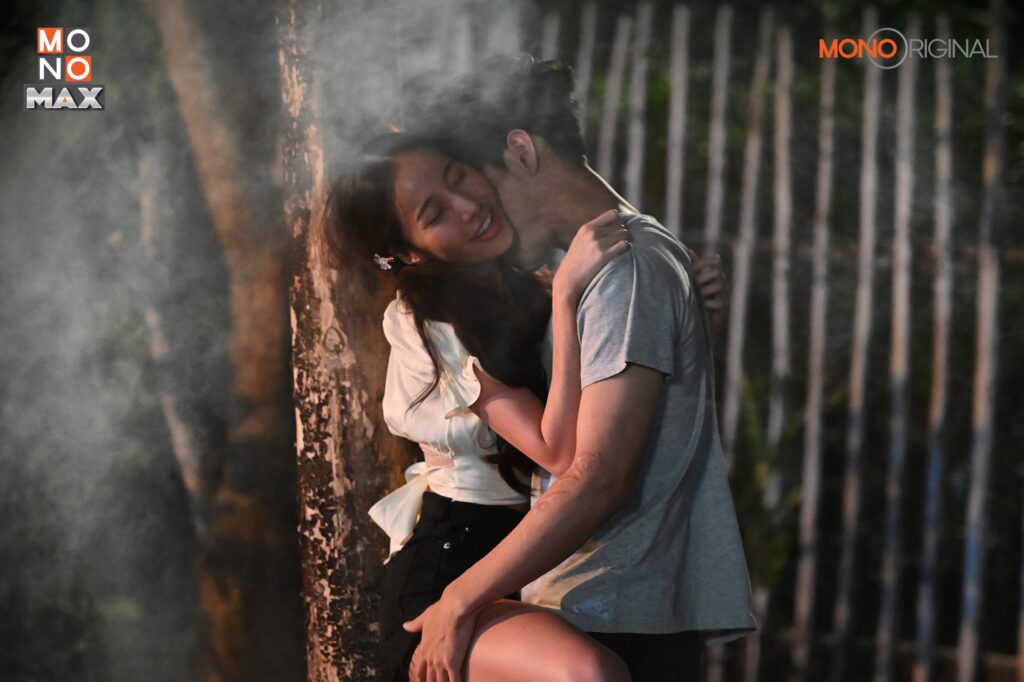 ฟางเล่นไฟ 
มุก พิชานา 
