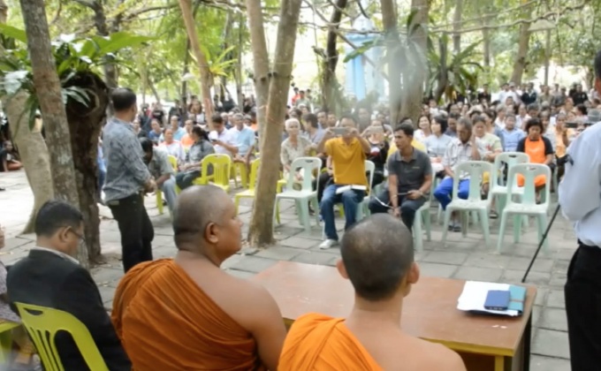 ชาวบ้านประท้วงขับไล่เจ้าอาวาส อ้างบริหารวัดไม่โปร่งใส