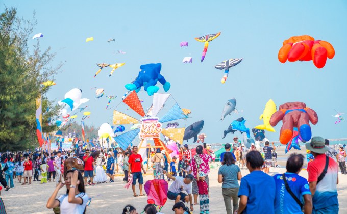 ททท. เสิร์ฟสีสันความสนุกสนานผ่าน Grand Festivity กับงานเทศกาลว่าวนานาชาติ @ชะอำ (International Kite Festival 2025 at Cha-Am) ชะอำ จังหวัดเพชรบุรี