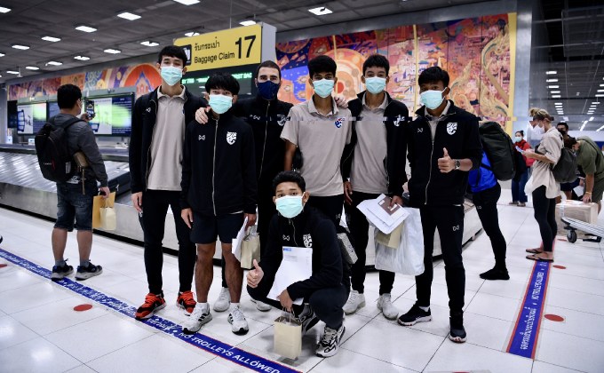 ช้างศึกกลับถึงไทยหลังจบรองแชมป์ยู-23 อาเซียน