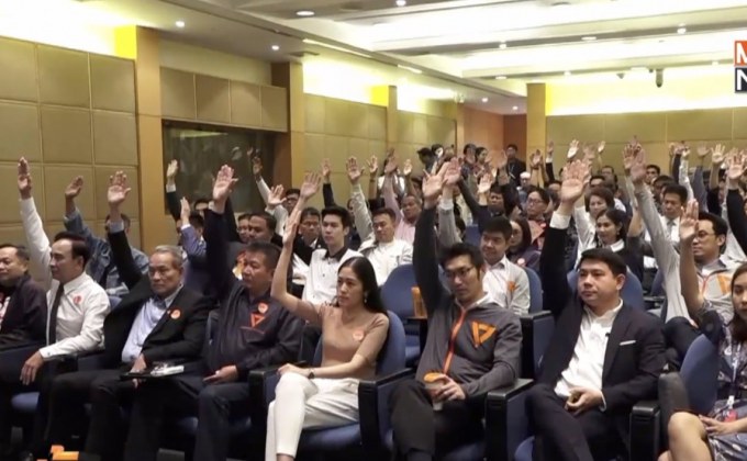 “เสรีพิศุทธ์” ติงอนาคตใหม่ไล่งู่เห่า อาจทำฝ่ายค้านเสียเปรียบ