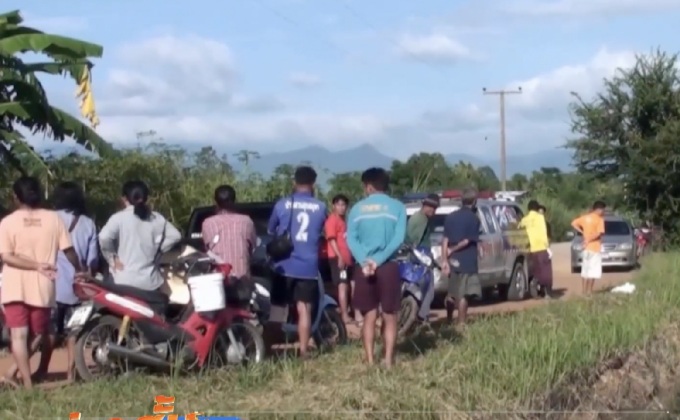 พบศพชายหนุ่มถูกฟันศีรษะเสียชีวิตริมทาง