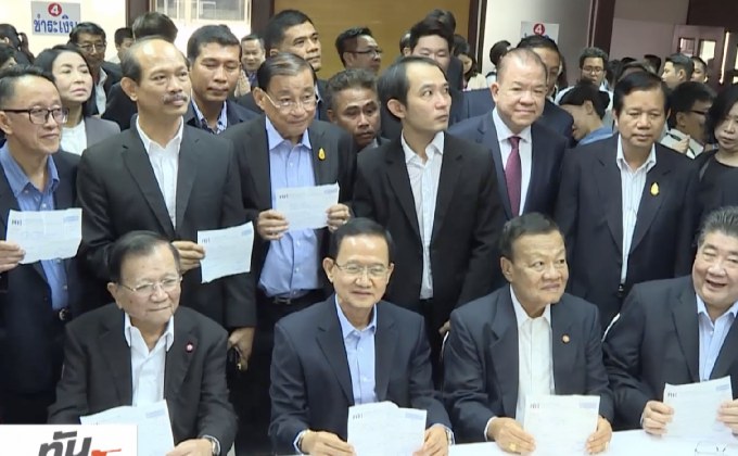 แกนนำพรรคเพื่อไทย แห่ยืนยันสมาชิก