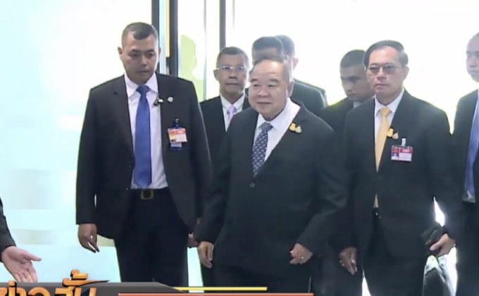 “พล.อ.ประวิตร” มั่นใจ “กรุง” ถูกแจกใบเหลืองไม่กระทบ พปชร.