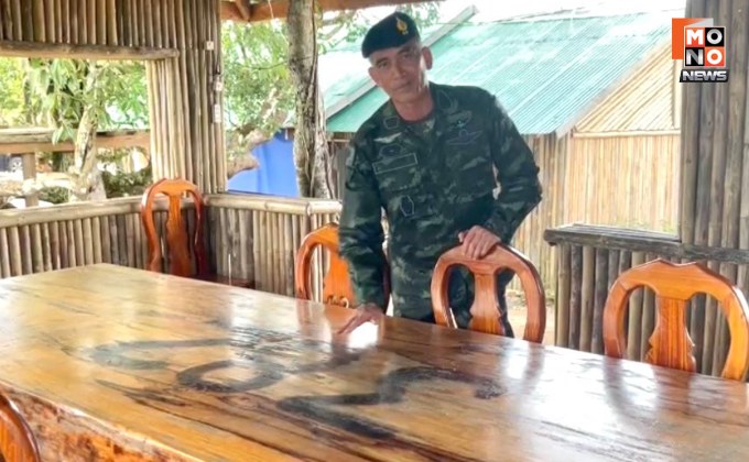 แห่ซูมโต๊ะไม้สัก “เสธเบิร์ด” พาลุย ฐานปฏิบัติการเขมร หลังทหารไทยยึดได้บนภูมะเขือ ลั่น ขอให้โชคดี