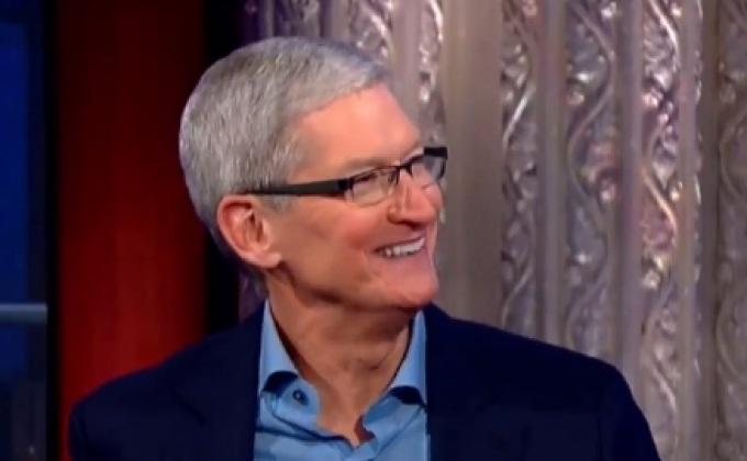 “ทิม คุ้ก” เงียบกริบ หลังดูหนัง Steve Jobs แบบส่วนตัวกับสตูดิโอ