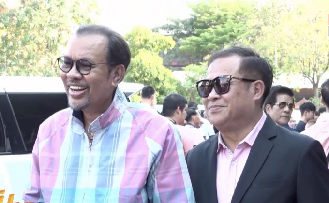 คนบันเทิงร่วมสวมชุดชมพูอาลัย “พ่อดม ชวนชื่น” ตามคำสั่งเสีย 