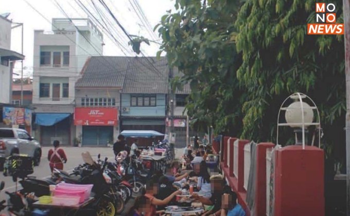 ดราม่าสนั่น! ร้านหมูกระทะบนฟุตปาธหน้าโรงพัก เจ้าของแจงชัด ขออนุญาตผ่อนปรนขายถูกต้อง
