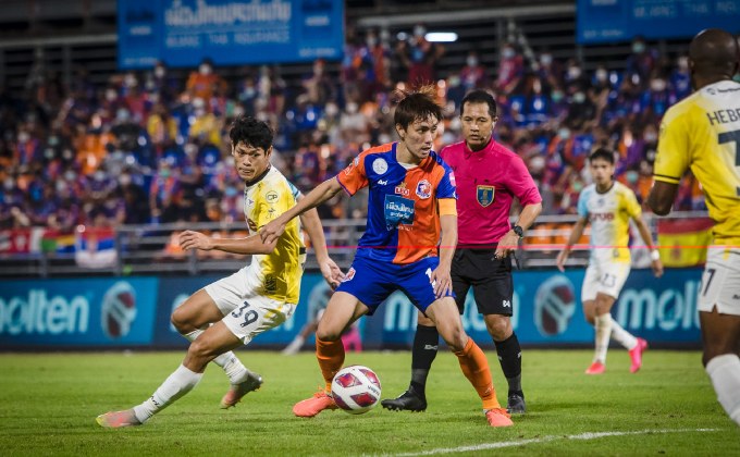 ดราม่าท้ายเกม!แข้งเทพไม่ยอมแพ้บุกแชร์แต้มท่าเรือช่วงทดเจ็บ 1-1
