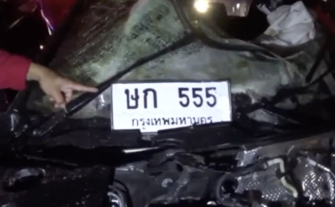 ปอร์เช่ชนท้ายรถพ่วง 18 ล้อ คนขับรอดปาฏิหาริย์