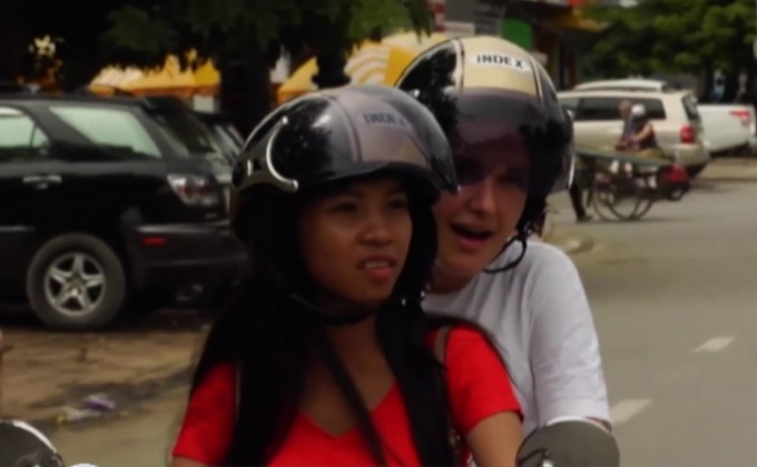 บริการมอเตอร์ไซค์นำเที่ยวหญิงล้วนในพนมเปญ