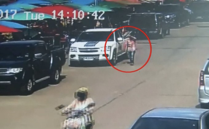 วงจรปิดจับภาพคนร้ายขโมยกระเป๋าเงินแม่ค้าผัก