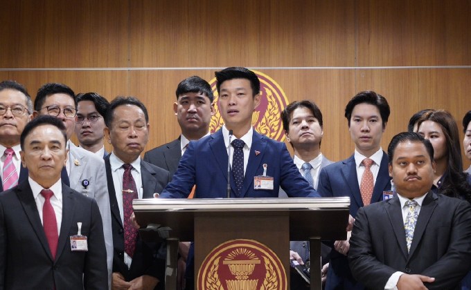 ฝ่ายค้านยื่นญัตติไม่ไว้วางใจนายกรัฐมนตรี แพทองธาร ชินวัตร