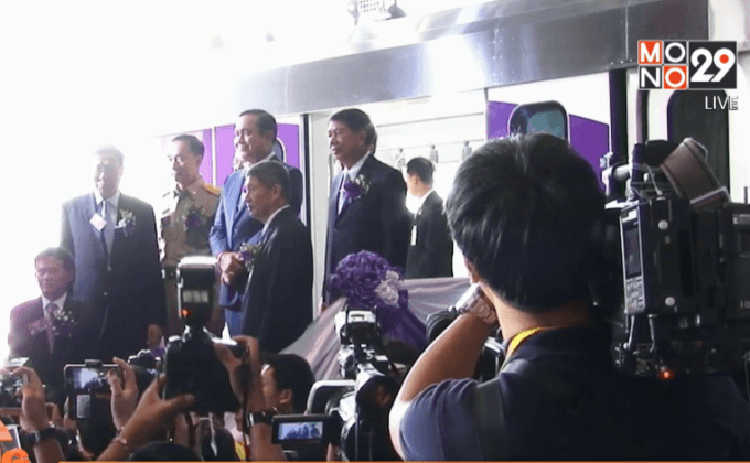 นายกฯ เปิดทดลองเดินรถไฟฟ้าสายสีม่วง
