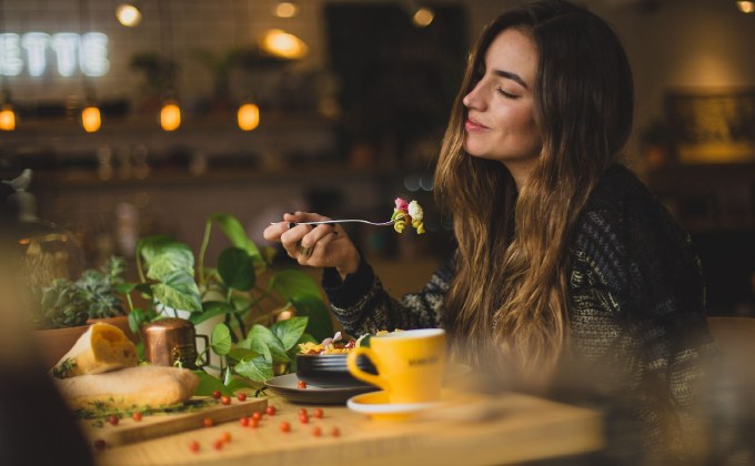 7 วิธีลดคอเลสเตอรอลในเลือด ที่ทำได้ด้วยตัวเอง จากในชีวิตประจำวัน