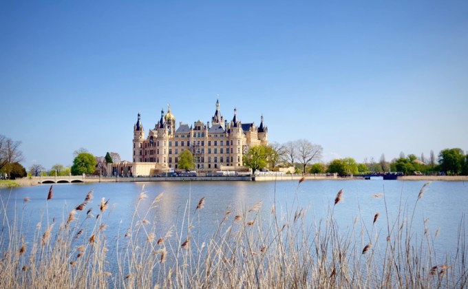 กินลมชมวัง Schwerin สีสันแห่งฤดูใบไม้ผลิ และฟาร์มคาเฟ่ย่านชนบททางตอนเหนือเยอรมนี
