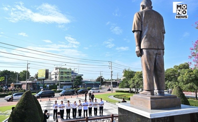 “วราวุธ” พร้อม 5 อดีตสส.สุพรรณบุรี ไหว้ อนุสาวรีย์นายบรรหาร ก่อนไปสมัคร ภท. 15 ธค.นี้ “
