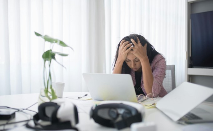 เมื่อแรงขับชีวิตถูกดูด !!! “Burnout” ภาวะหมดไฟที่วัยทำงานและ Gen Z ต้องระวัง