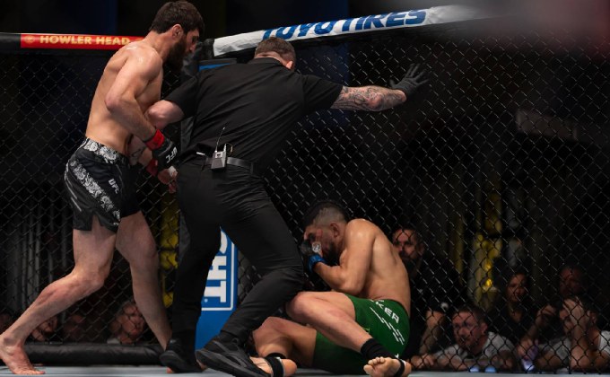 อันกาลาเยฟ สอย วอล์คเกอร์ ร่วงยก 2 ศึก UFC FIGHT NIGHT
