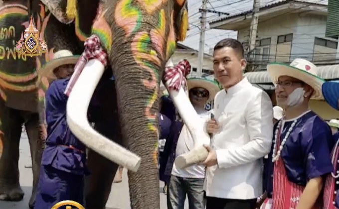 แห่ช้างบวชนาค จ.สุโขทัย